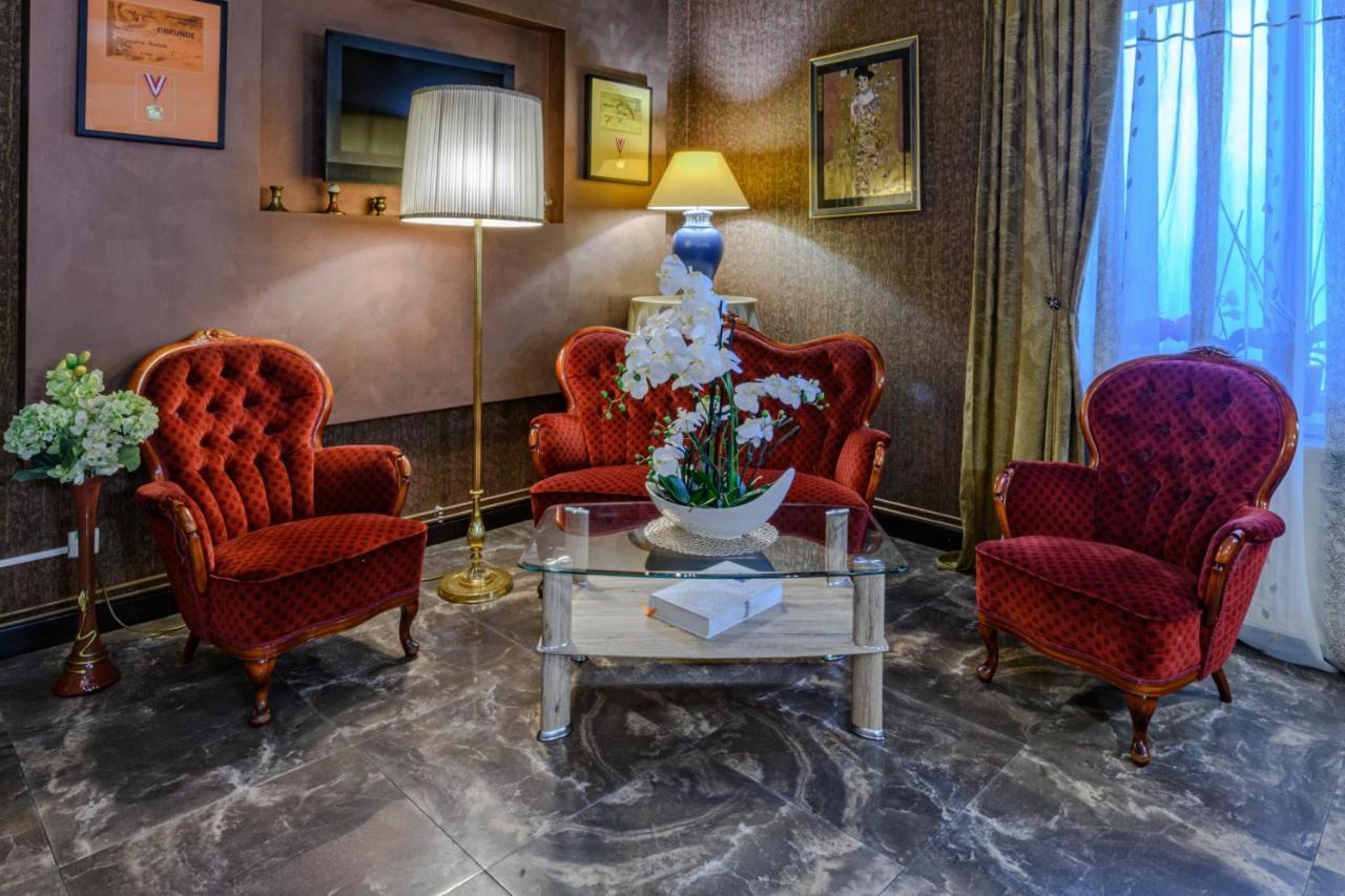 Vila Palace Caransebeş Dış mekan fotoğraf